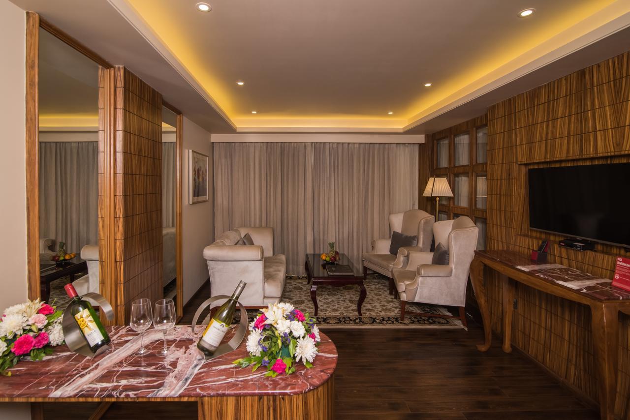 ศกุณ โฮเต็ล แอนด์ รีสอร์ต Hotel ชัยปุระ ภายนอก รูปภาพ